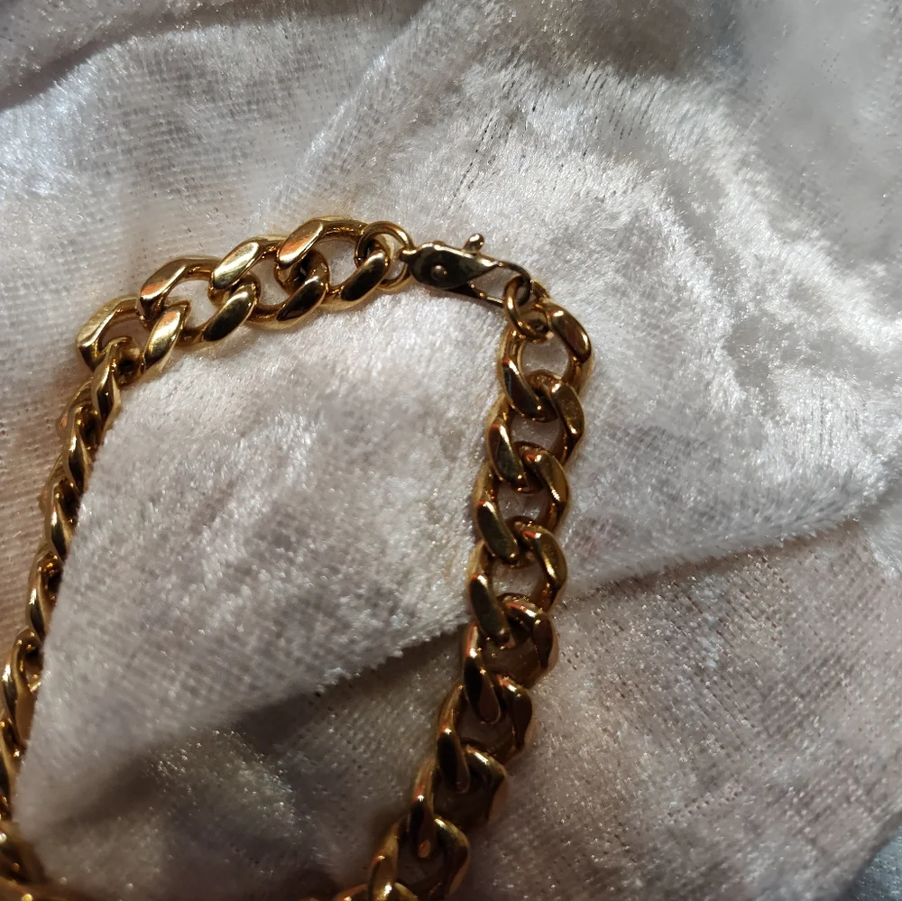 Vintage Gently Pre-loved Cuban Gold Tone Bracelet Size 7 - Picture 3 of 3